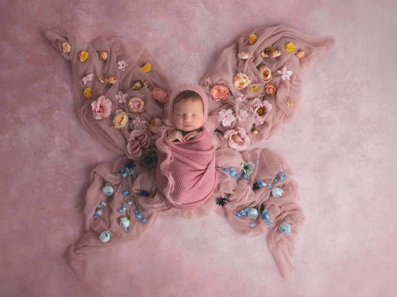 Sesja noworodkowa - dziecko motyl